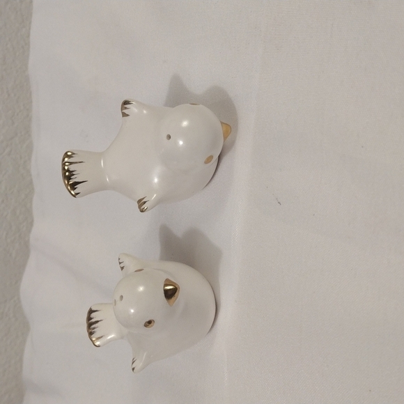 White porcelain salt and pepper shaker birds with gold beak & wing tips set of 2 - Picture 7 of 9